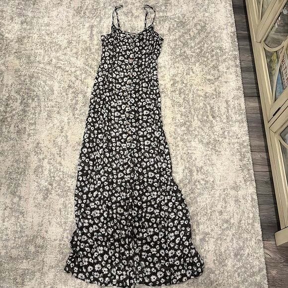 American Eagle Outfitters Dresses & Skirts - American Eagle Floral Print Maxi Dress